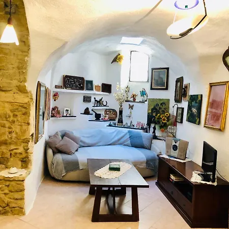 Lejlighed Bellissima Casa Del Carro A Bussana Vecchia *